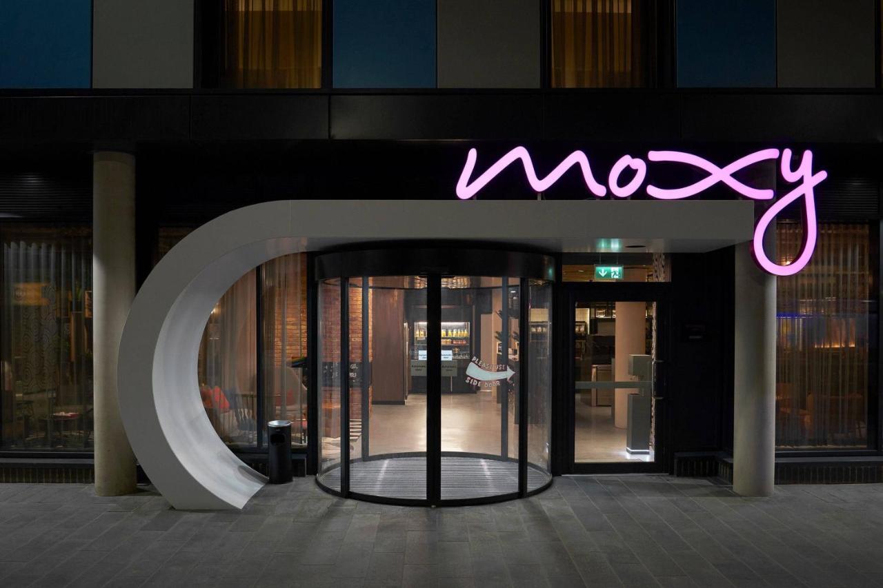 Готель Moxy Слау Екстер'єр фото